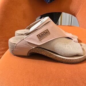 Taos Footwear Women's Blush Sandals
